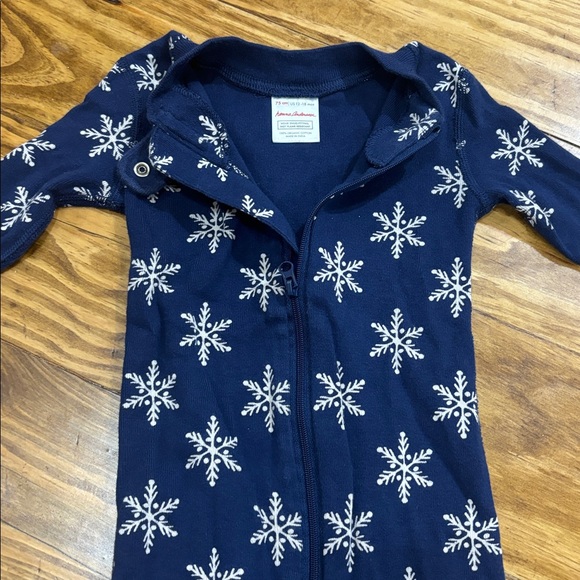 Hanna Andersson Size 12-18 Months Blue Footless Onesie with Snowflakes - Picture 3 of 4